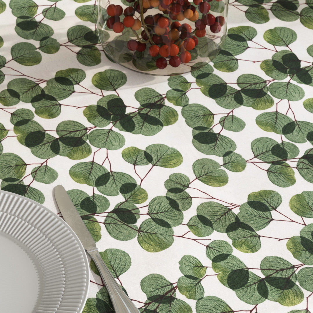 Närbild av Hjärtblad - textilduk med vackra hjärtformade blad och halkskydd