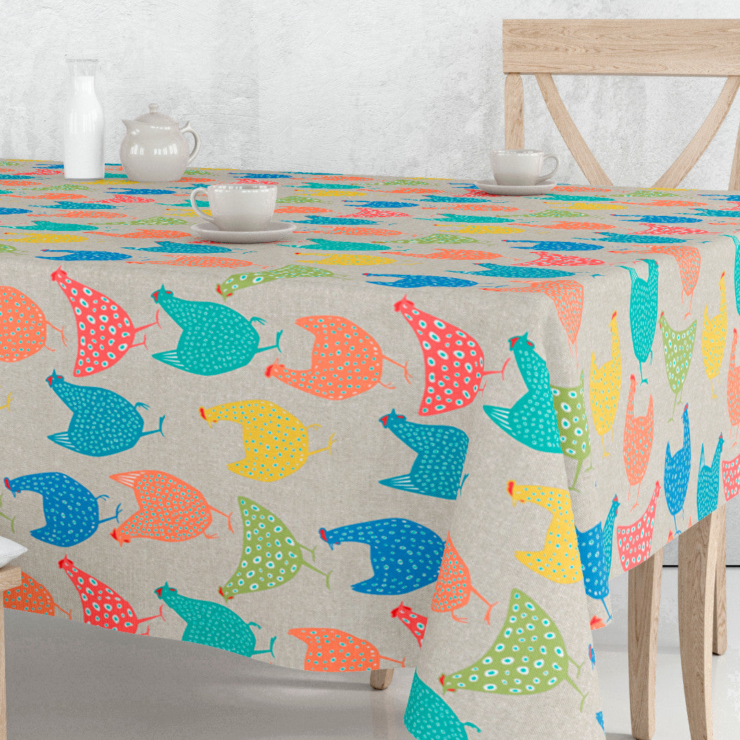 Hönsgården i färg - Textilvaxduk med koloristiska höns på rad