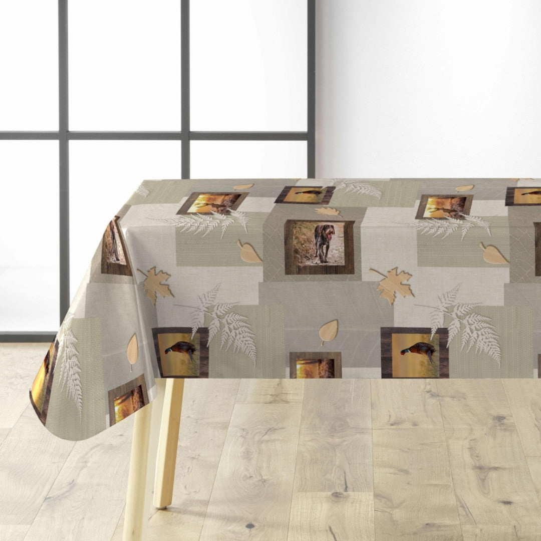 På bordet Hunting Mind Naturel - Vaxduk med motiv av hjortar och jaktmotiv