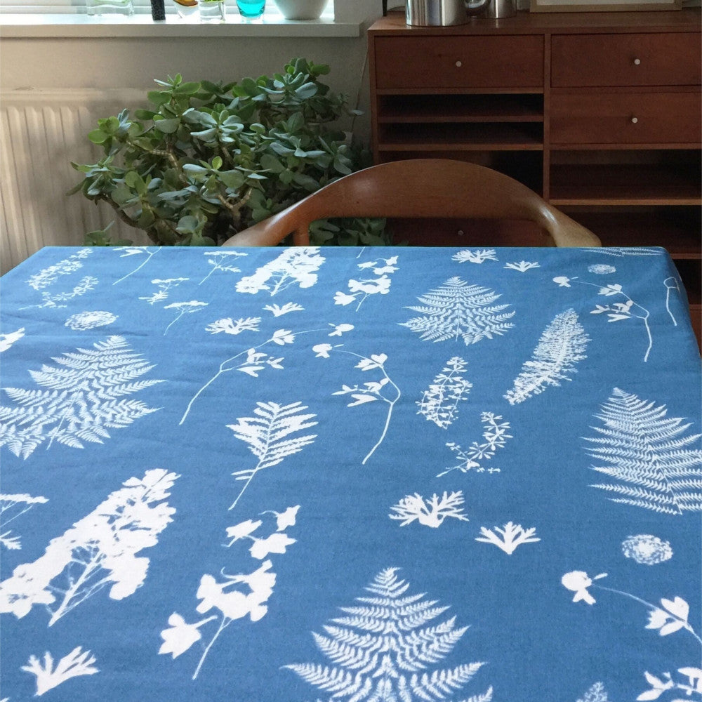 Imprint Blue, Note by Susanne Schjerning textilvaxduk