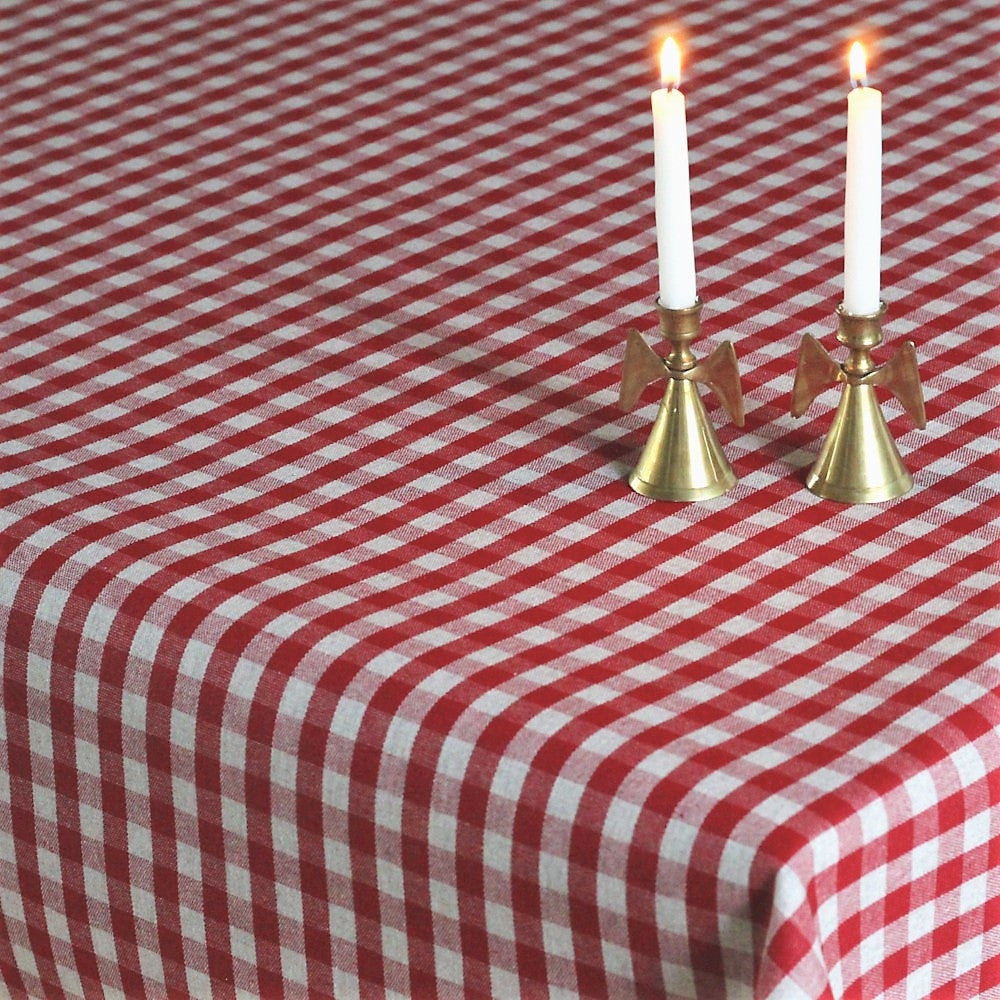 Julbordsduk Rödrutig Vichy - textilvaxduk i linne look med teflonbeläggning miljöbild