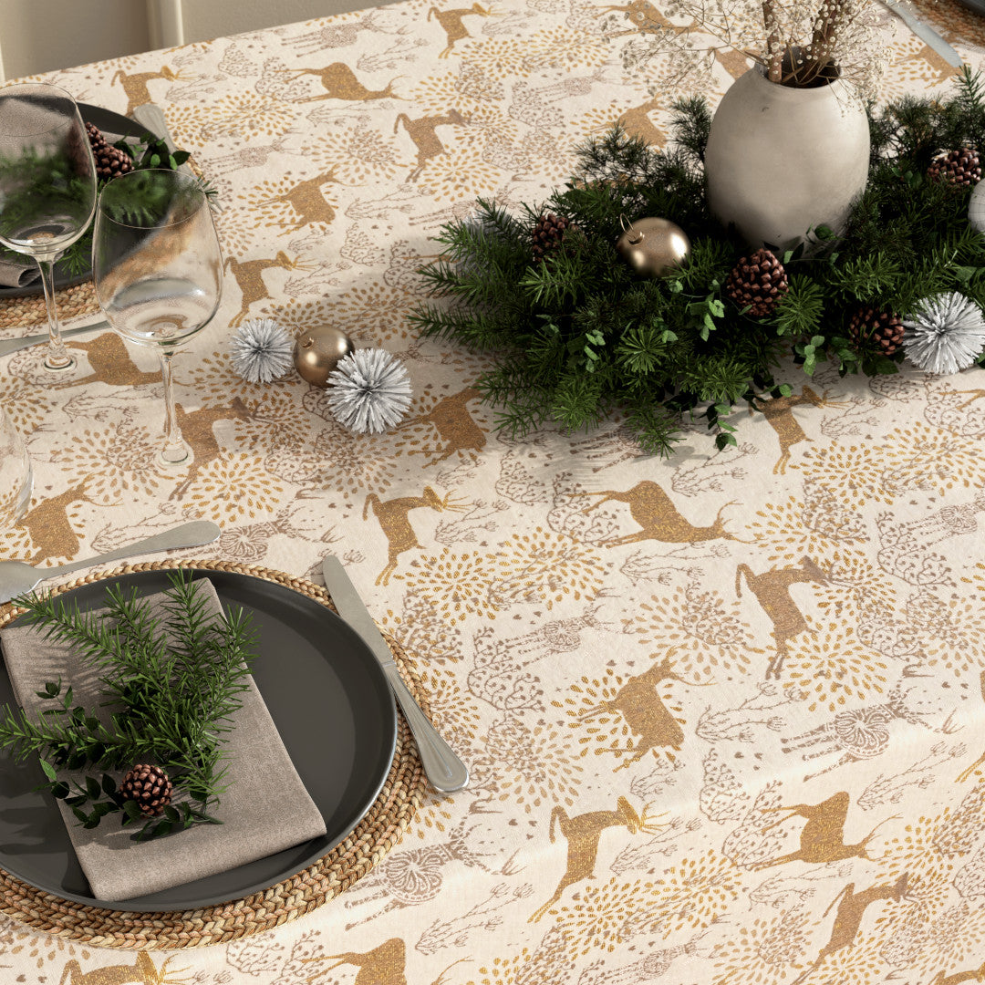 Golden Reindeers med gyllene renar på ljus naturfärgad botten