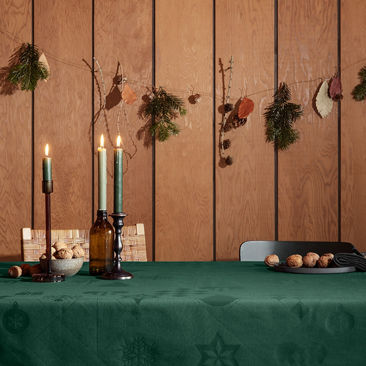 Juna Julduk Natale, snygg grön damastduk - 150 cm x 370 cm