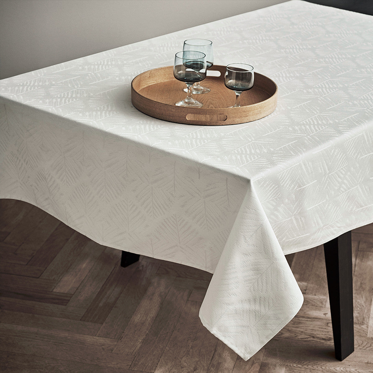 Juna Lea Vit Jacquard Damastduk – 150 x 220 cm