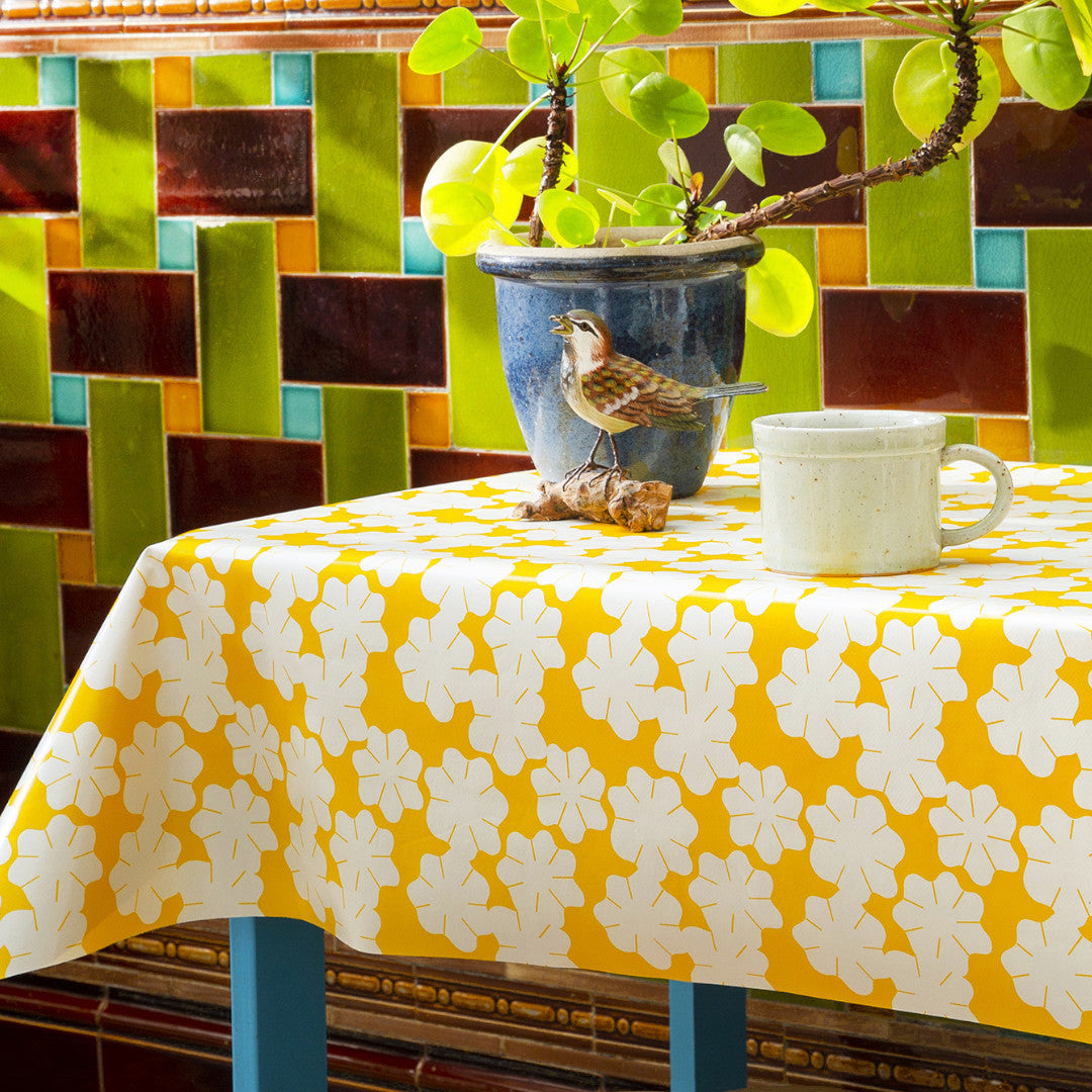 Lola vaxduk - Lets Dance Honey