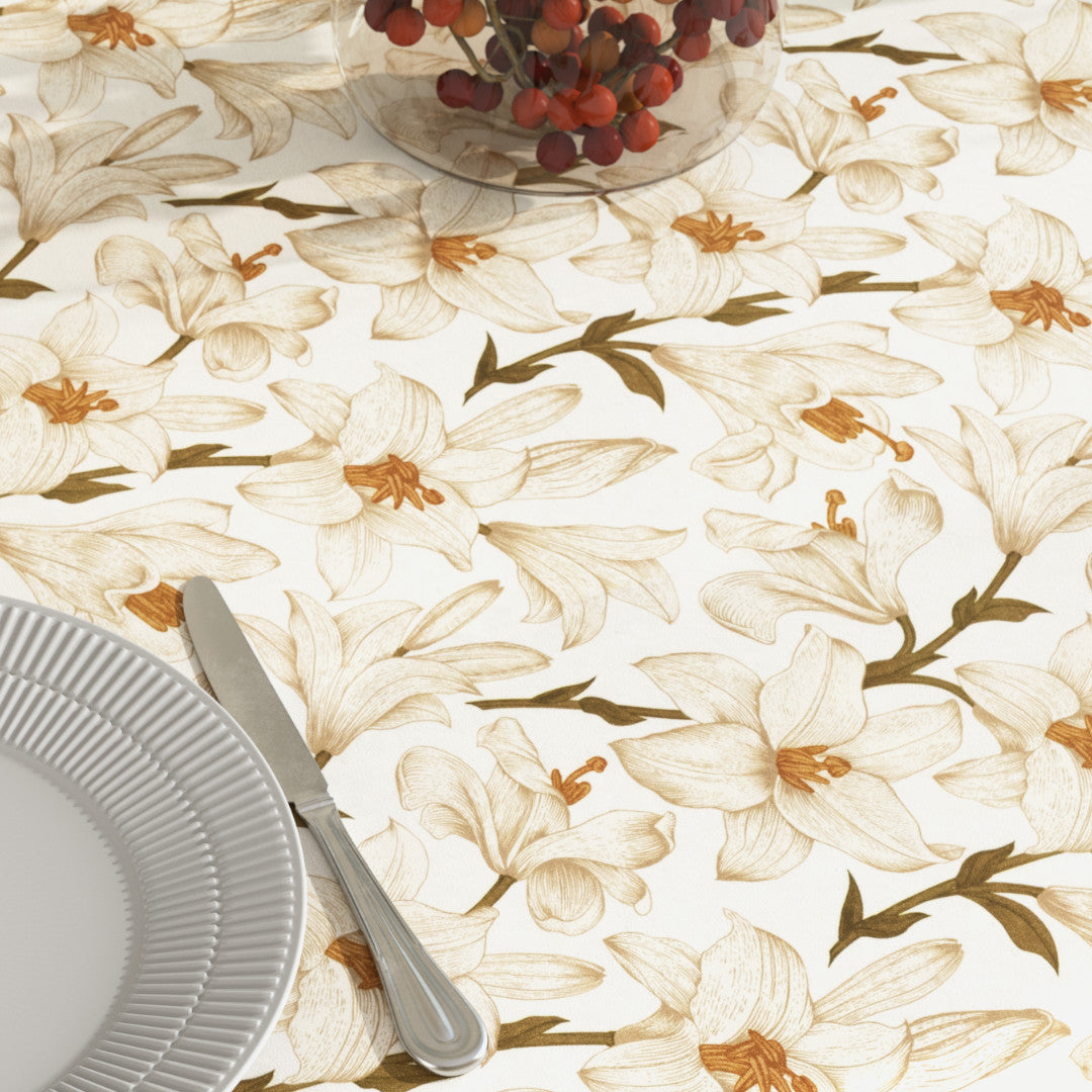 Närbild Liljor vit/beige - textilduk med blommor och glidskydd