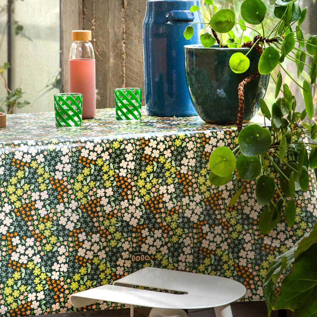 Butterflys Buffet Hunter - Lola vaxduk med fantastiska blommor