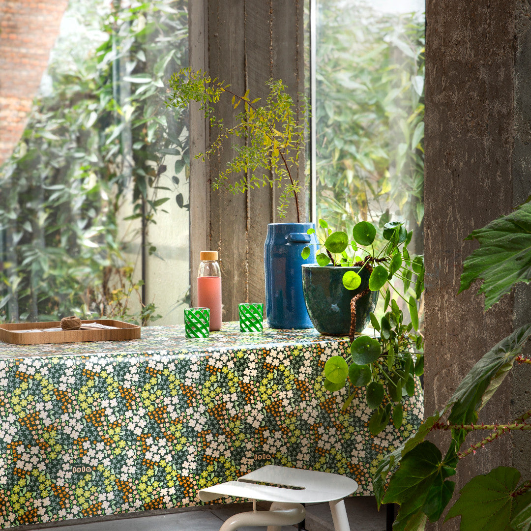 Butterflys Buffet Hunter - Lola vaxduk med fantastiska blommor