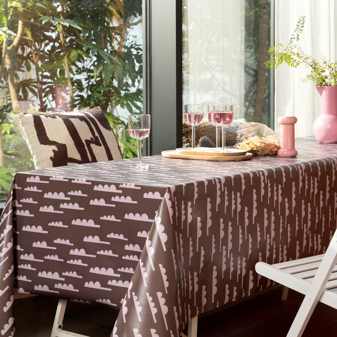 Lola vaxduk med abstrakta träd miljöbild