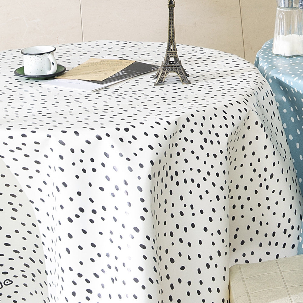 Lola vaxduk, Spot On Black