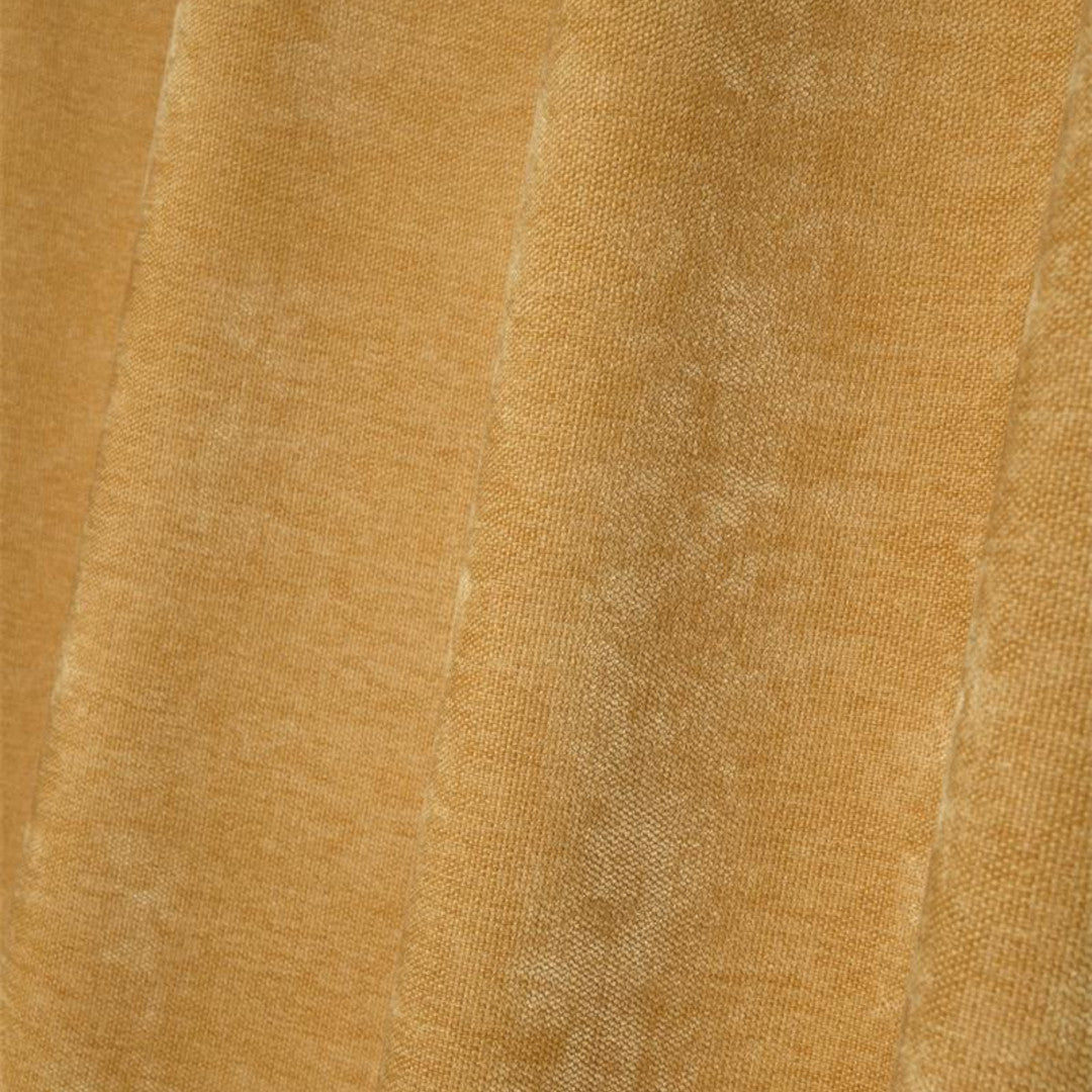 Manchester Senapsgul – Isolerande Gardin 140 x 260 cm, närbild