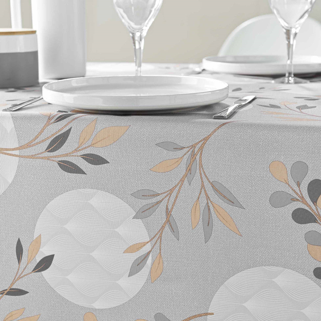 Sidoöversikt av Manola Grå duk med detaljer av bladnönster
