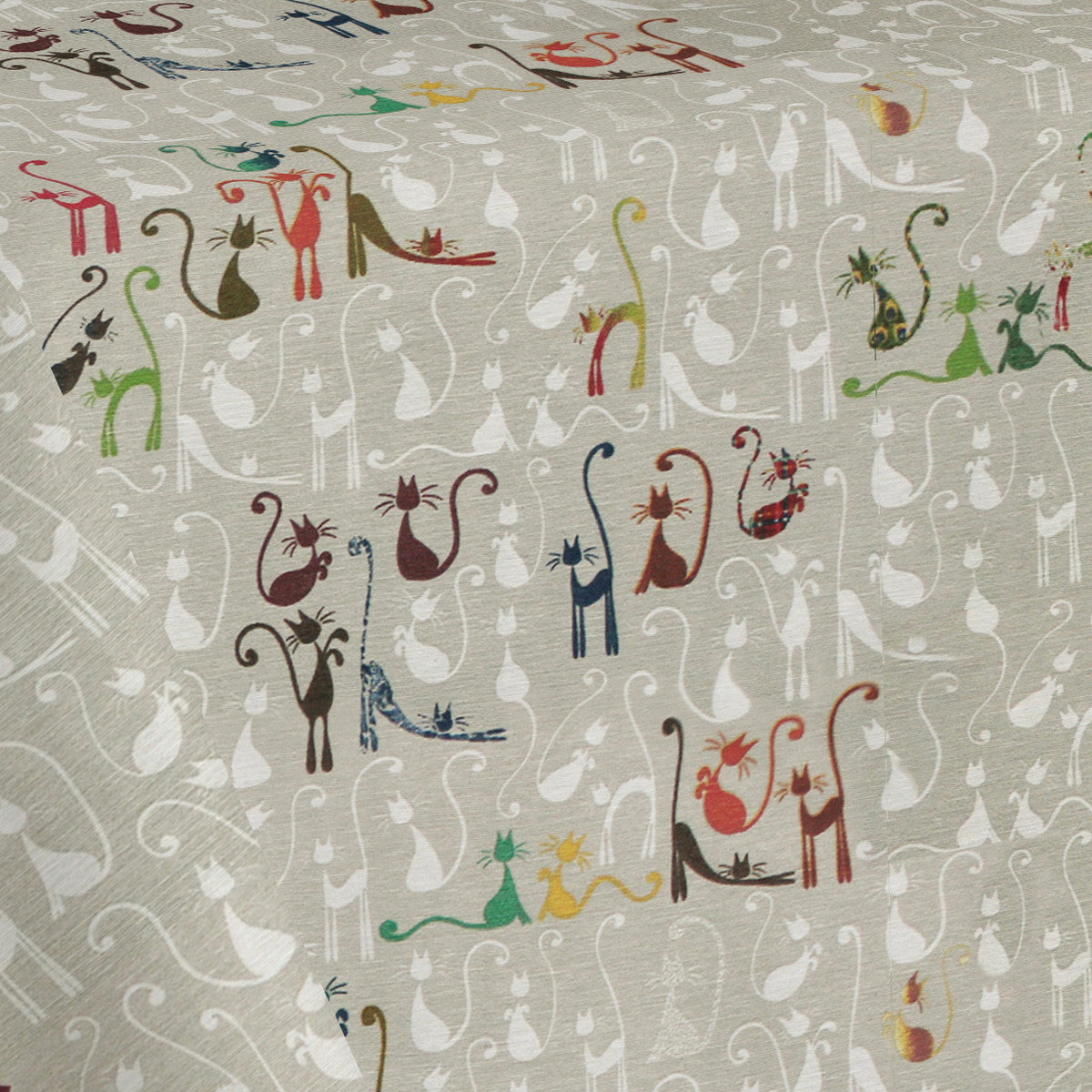 Mucha Natur - Textilvaxduk med roliga katter närbild