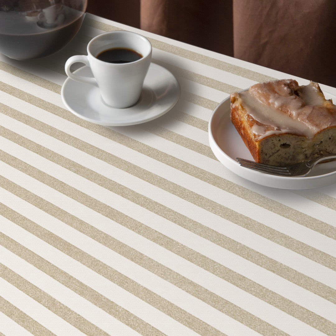 På dukat bord Aria Beige/offwhite - Randig vaxduk i linne-look