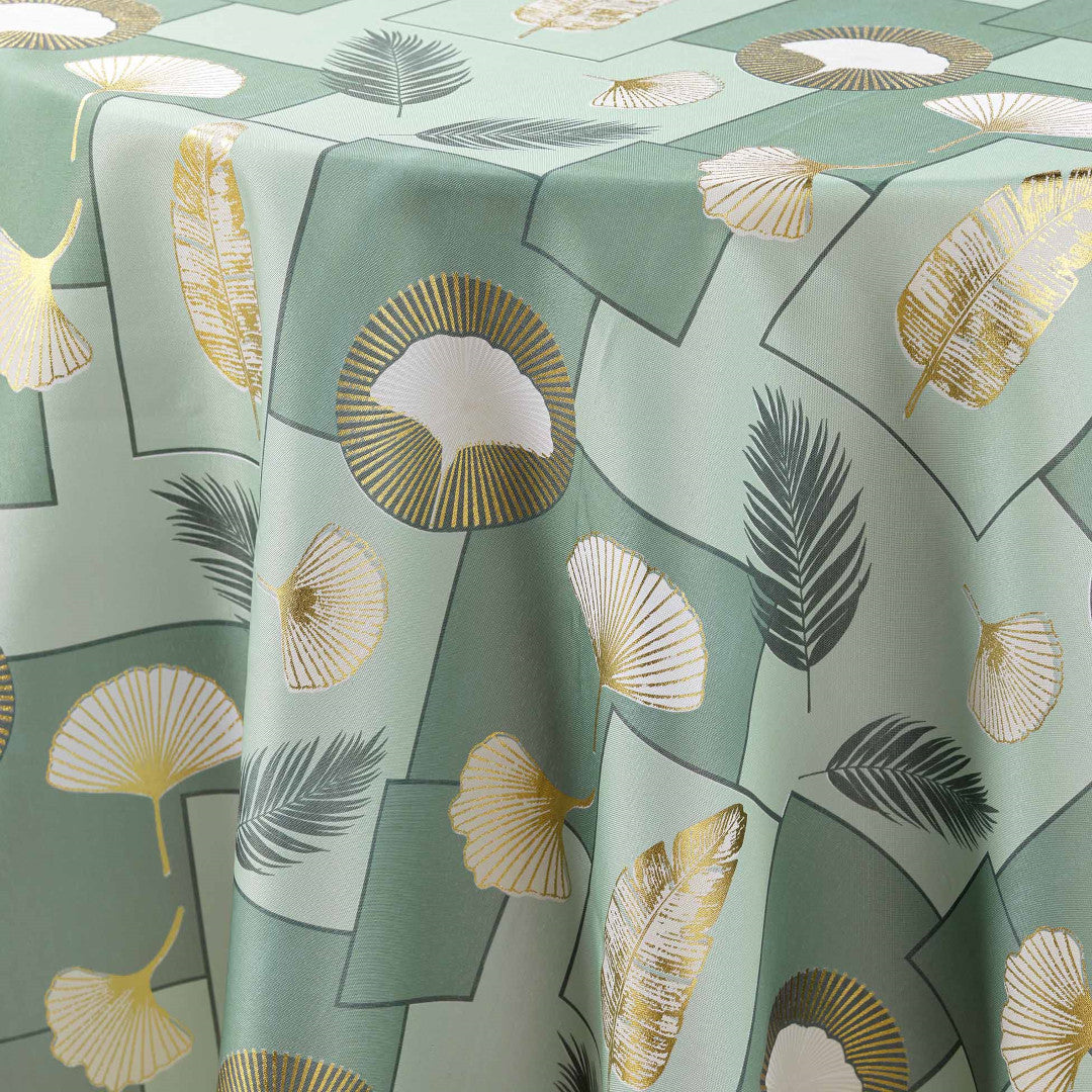 Närbild av Natane Sage bladmönster med gulddetaljer