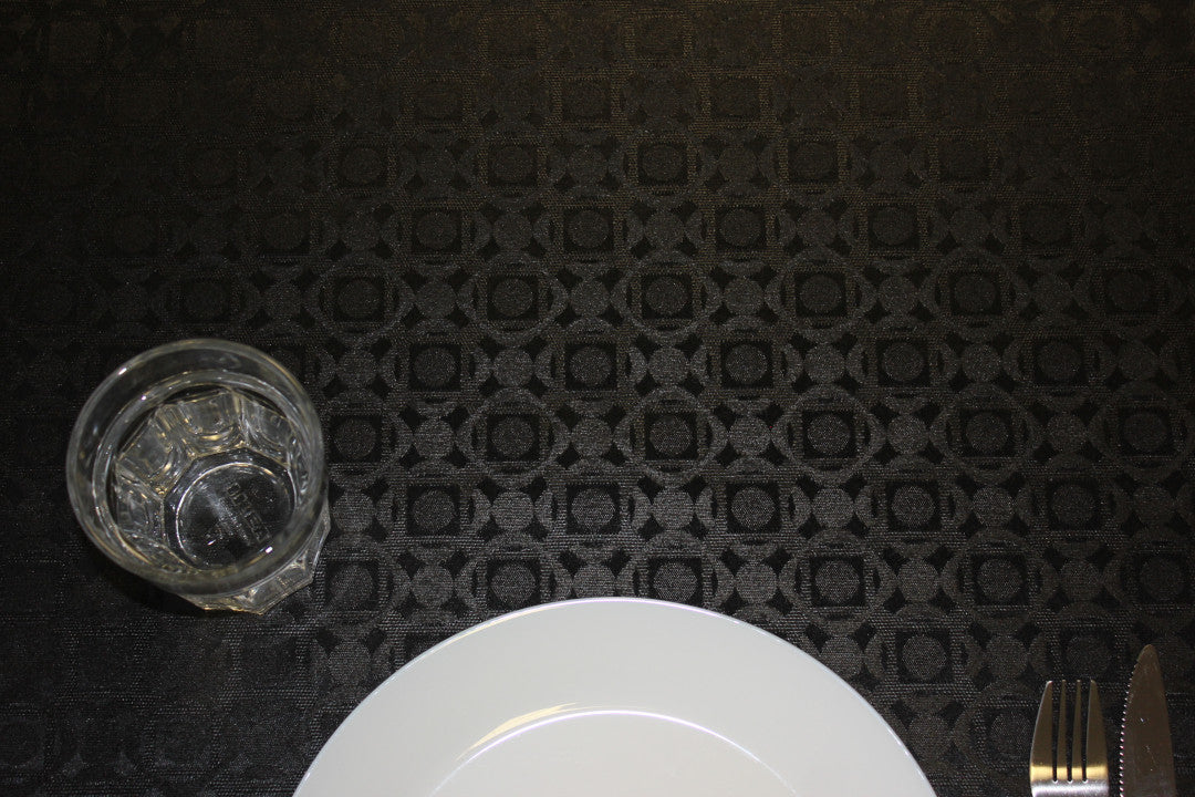 Nobel Black - Jacquardvävt svart textiltyg med geometriskt mönster