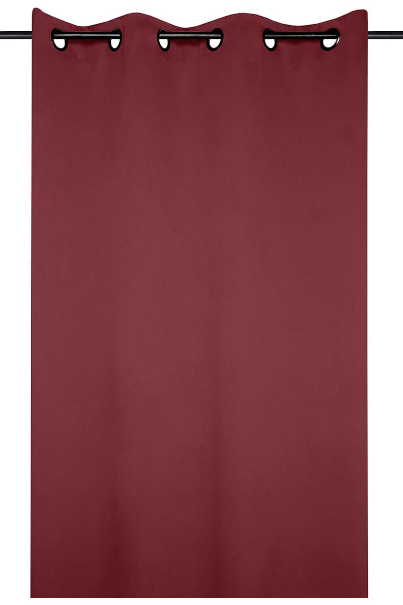 Notte Bordeaux – Mörkläggningsgardin 135 x 180 cm i miljö