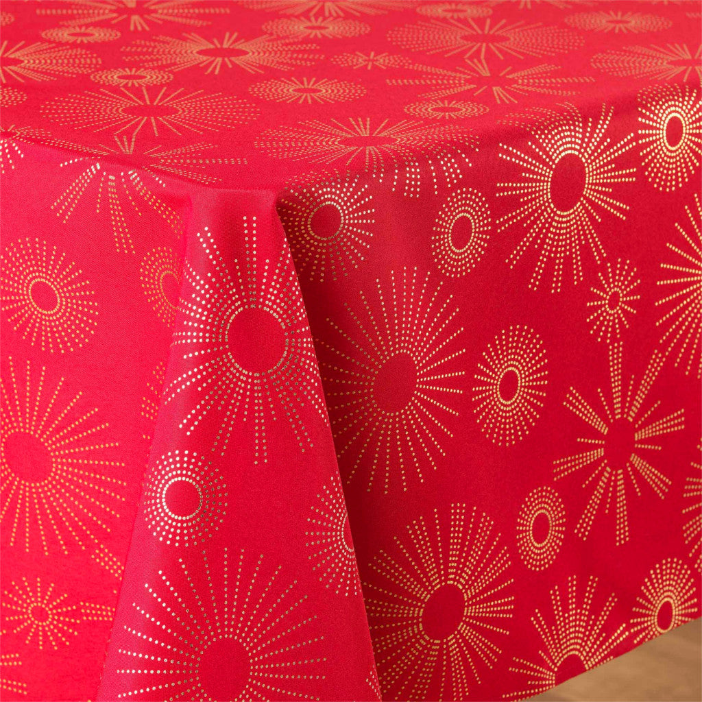 Pampille Metallic Print - Red/Gold - Julduk med fläckskydd, 150 x 240 cm