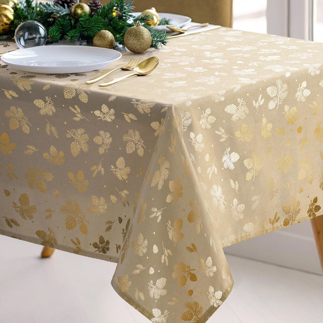 Pom de Pin Guld – Julduk med fläckavvisande behandling 150 x 300 cm, närbild