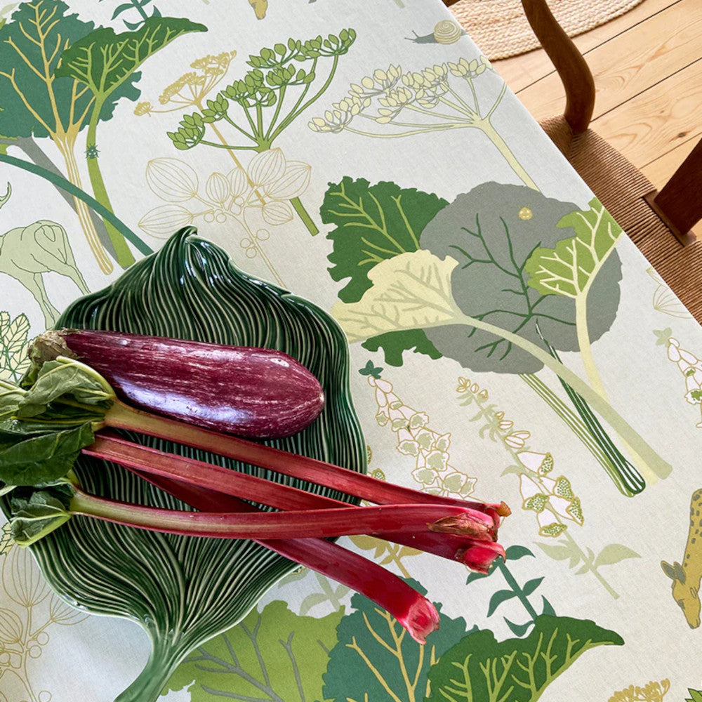 Rabarberhaven Grön - Notes by Susanne Schjerning, textilvaxduk med glidskydd