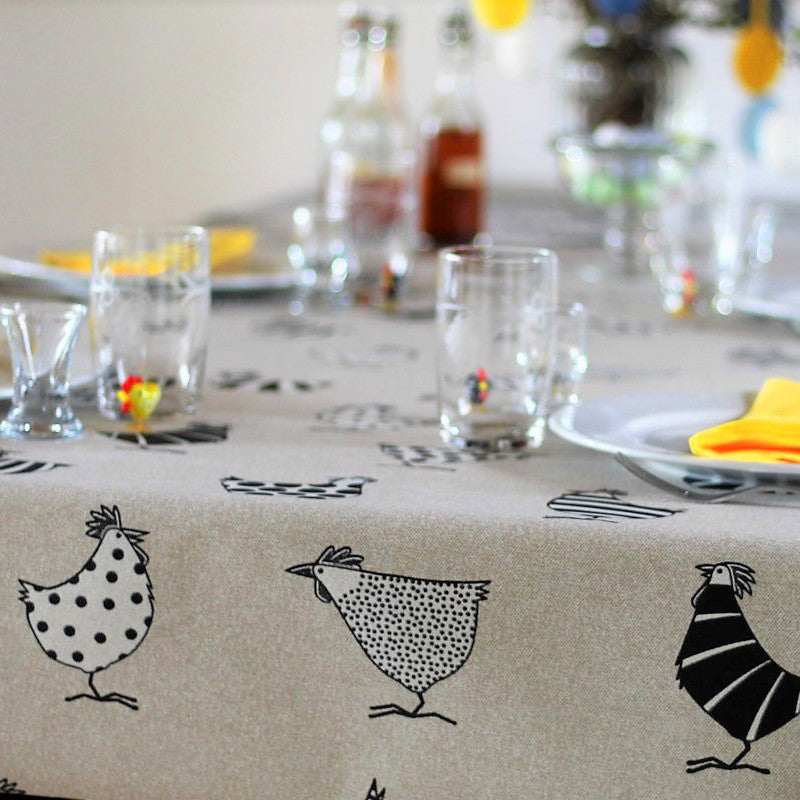 Rego, textilvaxduk med roliga påskkycklingar, 140 cm bred