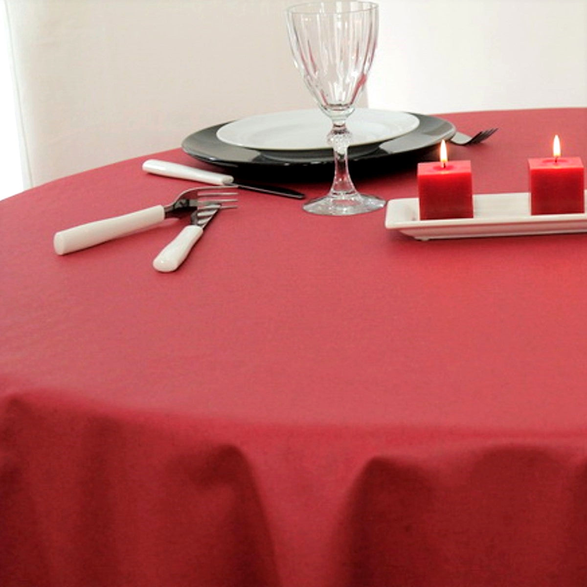 Enfärgad rund textilvaxduk röd - Dali 180 cm bred