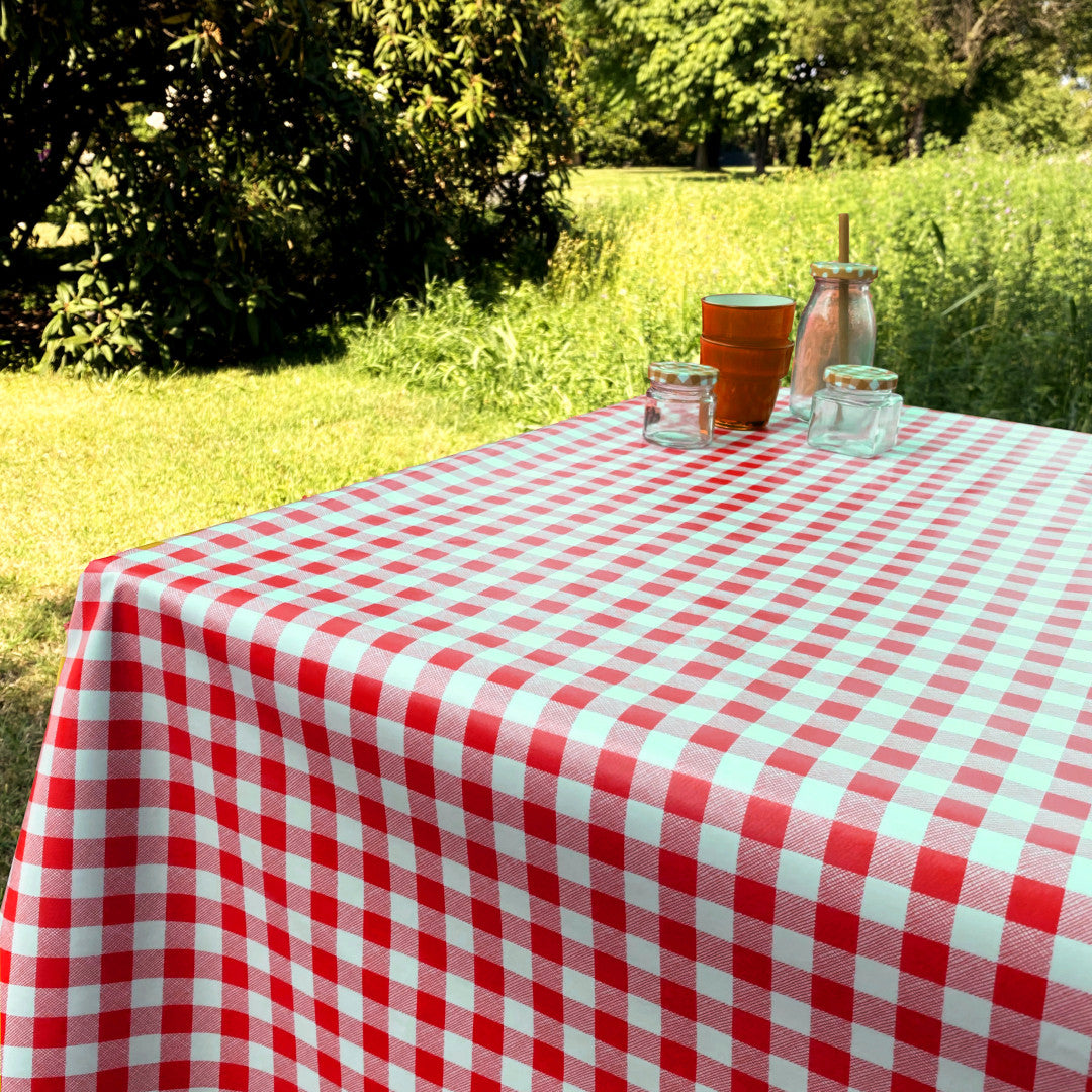 Vaxduk med klassiska rutor 1,5 x 1,5 cm - 140 cm bred - Röd