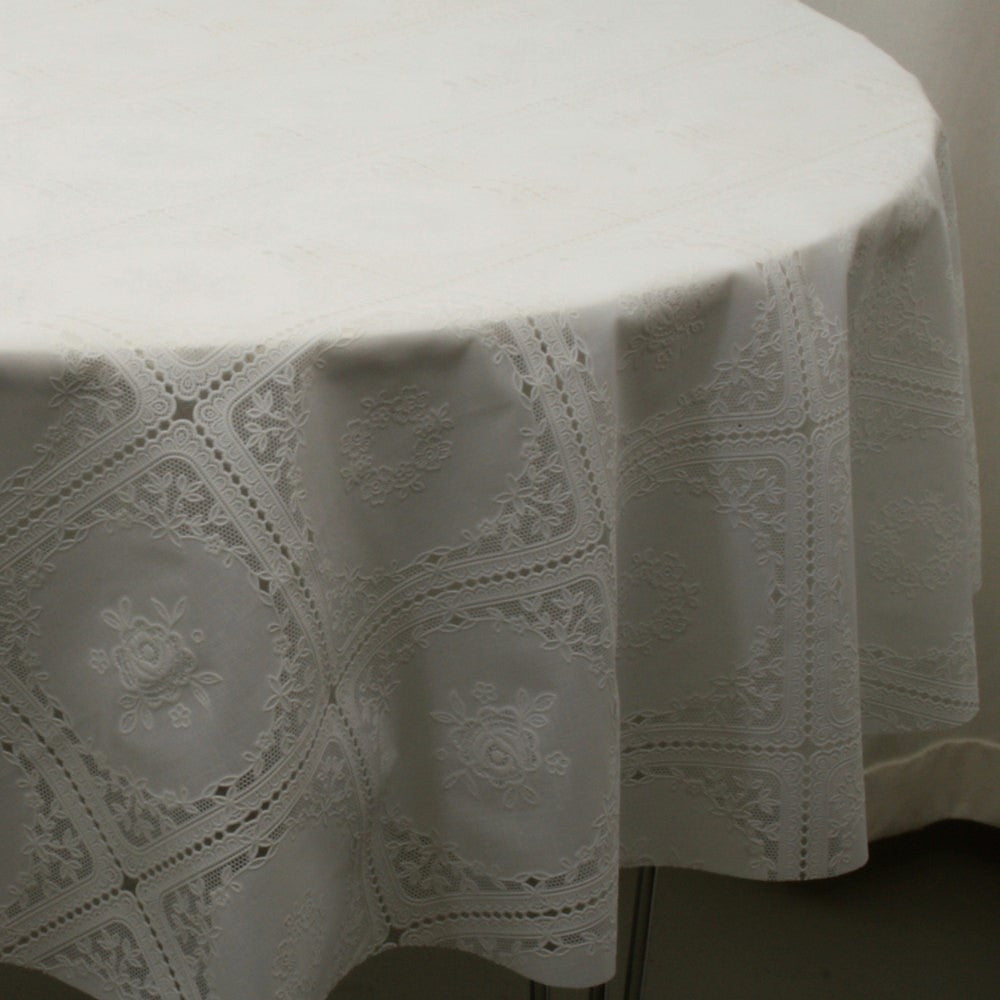 Spetsduk Rosor och mer, vit