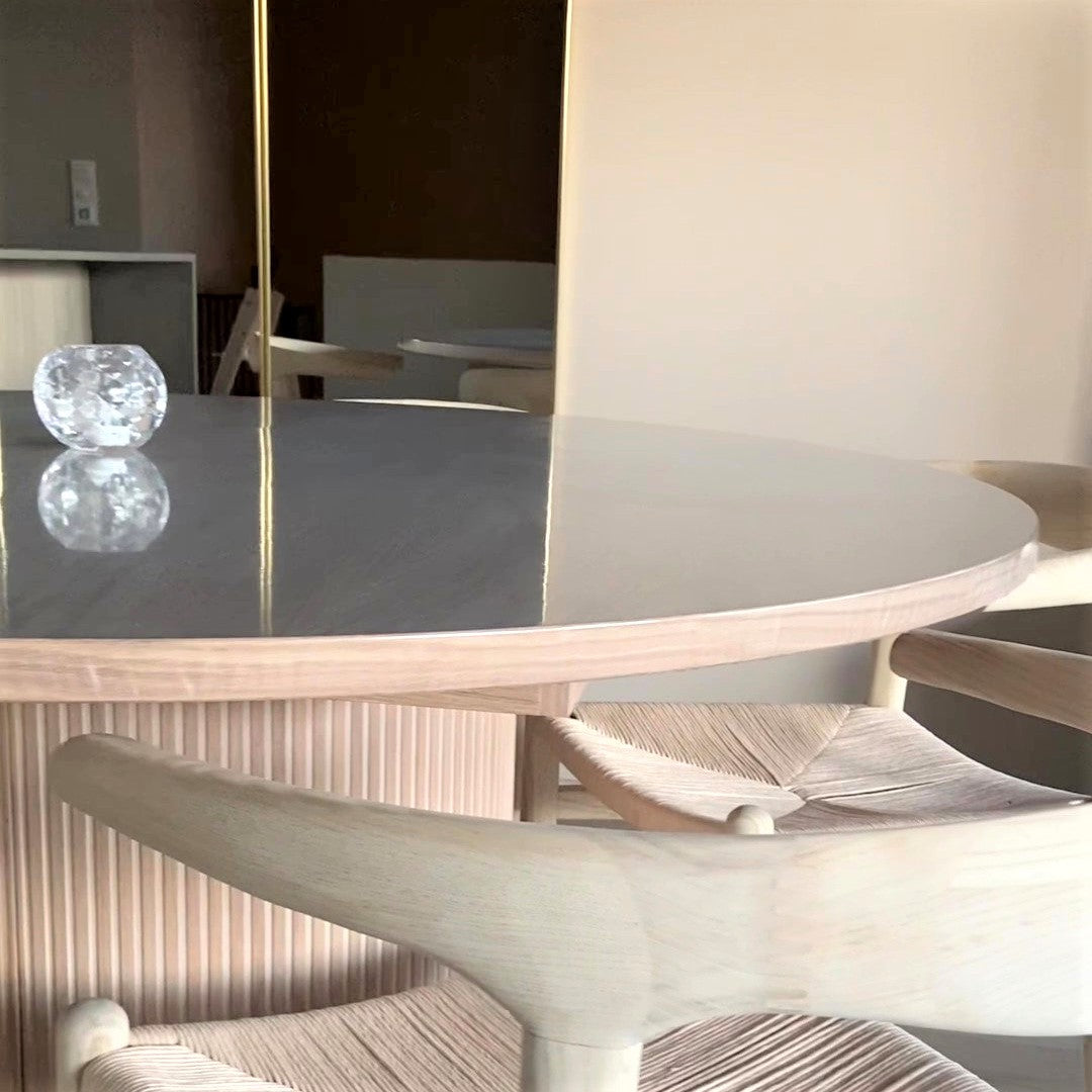 Rund genomskinlig vaxduk med resår - vardagsrum