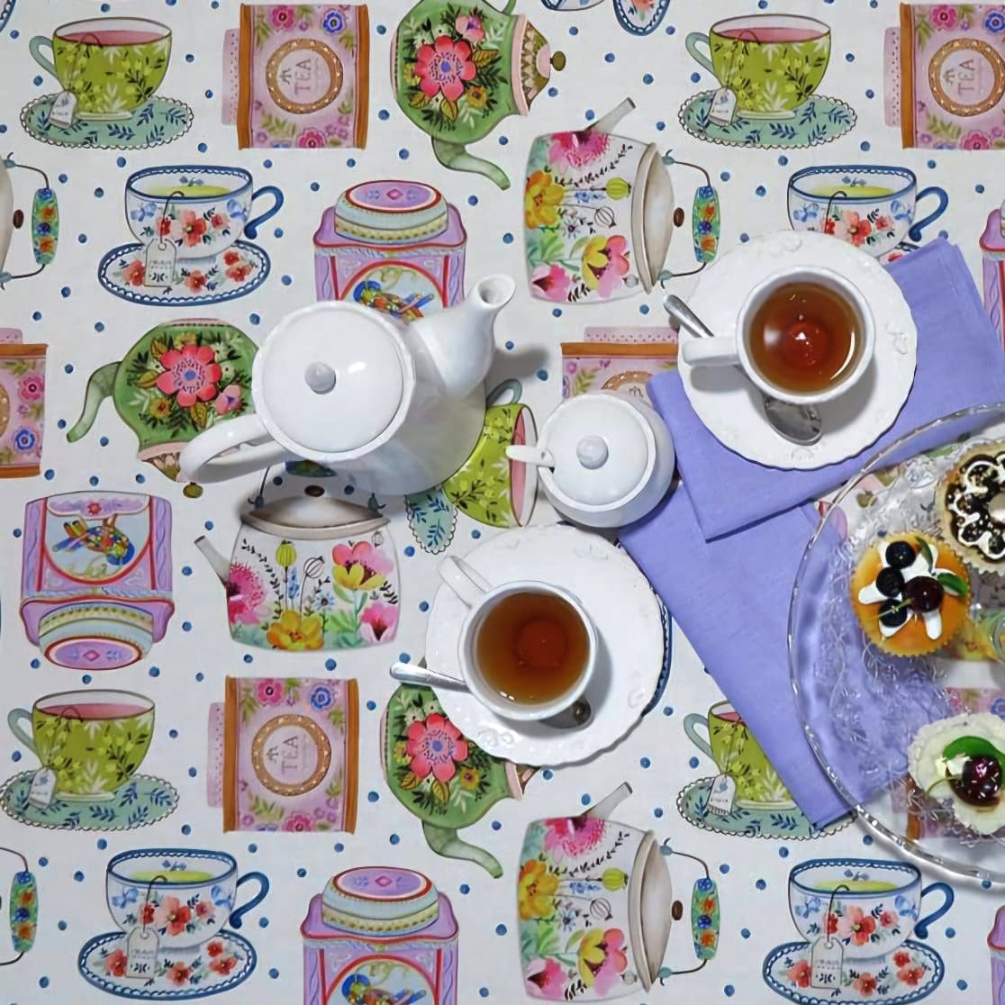 Salone da Tè Bianco – Charmig textilvaxduk för tedrickaren