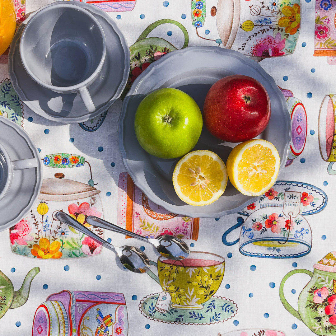 Salone da Tè Bianco – Charmig textilvaxduk för tedrickaren