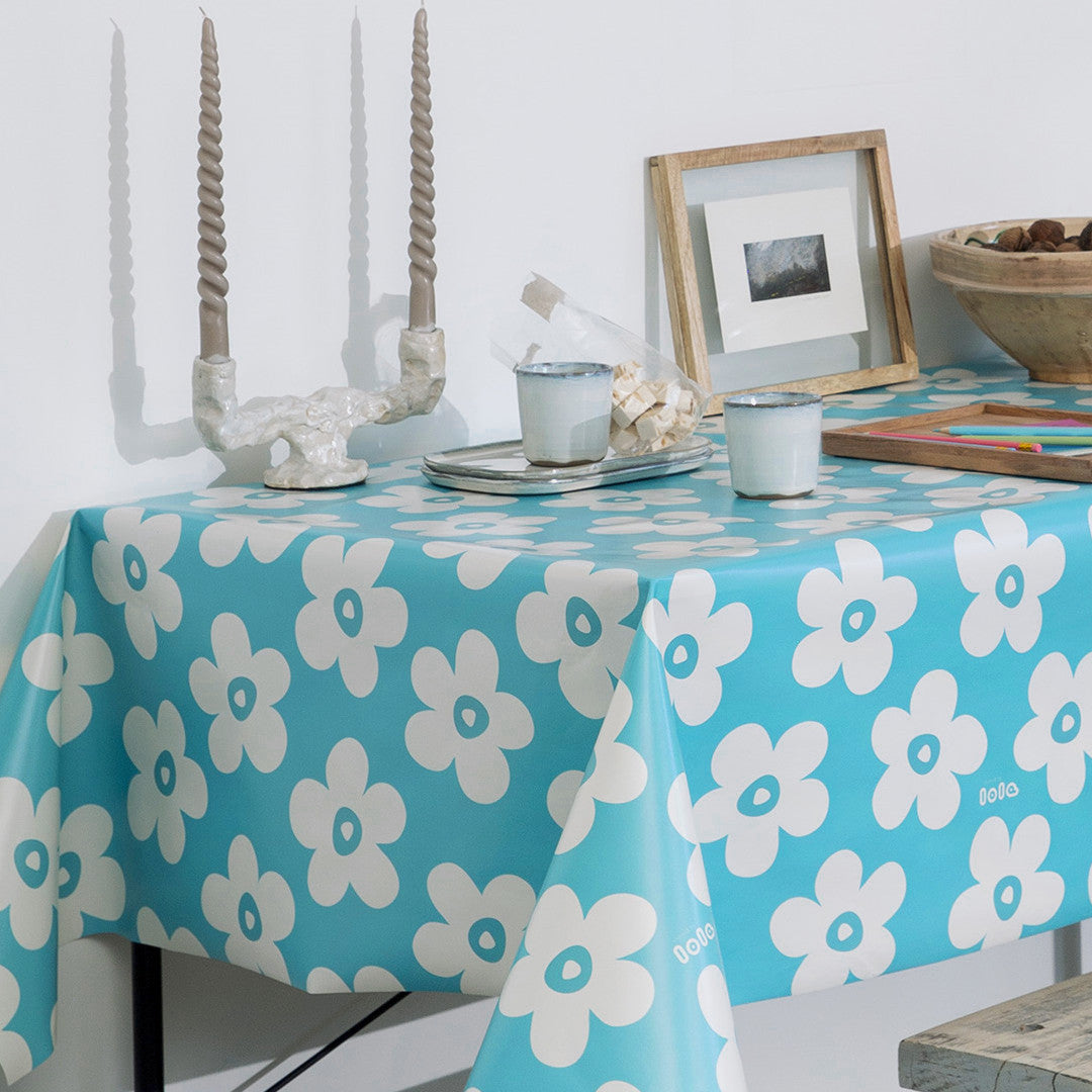 Lola vaxduk - Small Big Flower Scuba Blue miljöbild