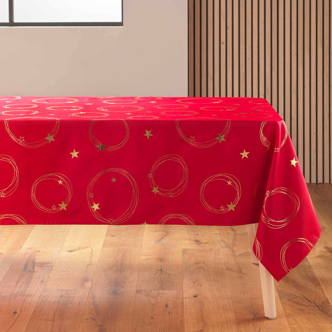 Star Metallic Print Red/Gold - Röd julduk med guldtryck, 150 x 240 cm