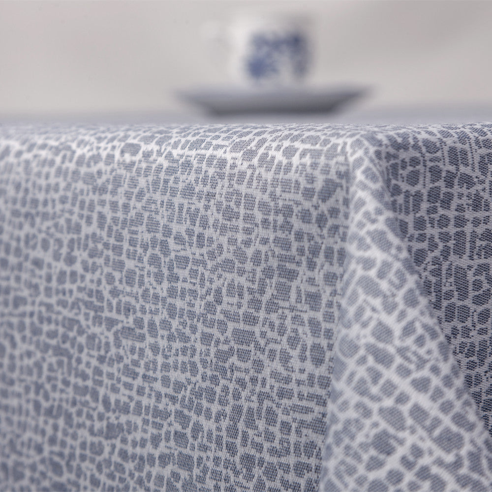 Jacquard Stone Blue – Elegant textilvaxduk med jacquardvävt mönster
