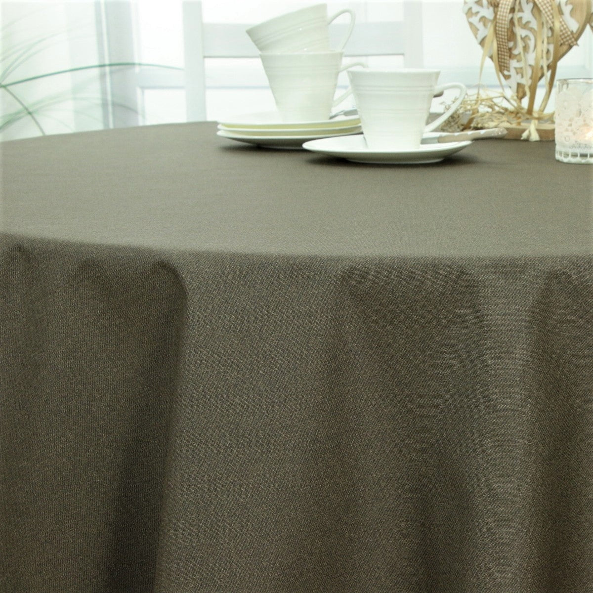 Rund enfärgad textilvaxduk i taupe – Dali 160 cm bred