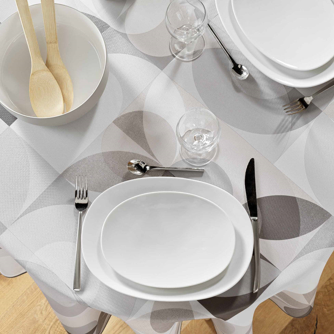 Tessouro Natural med dukning, inklusive vitt porslin och glas