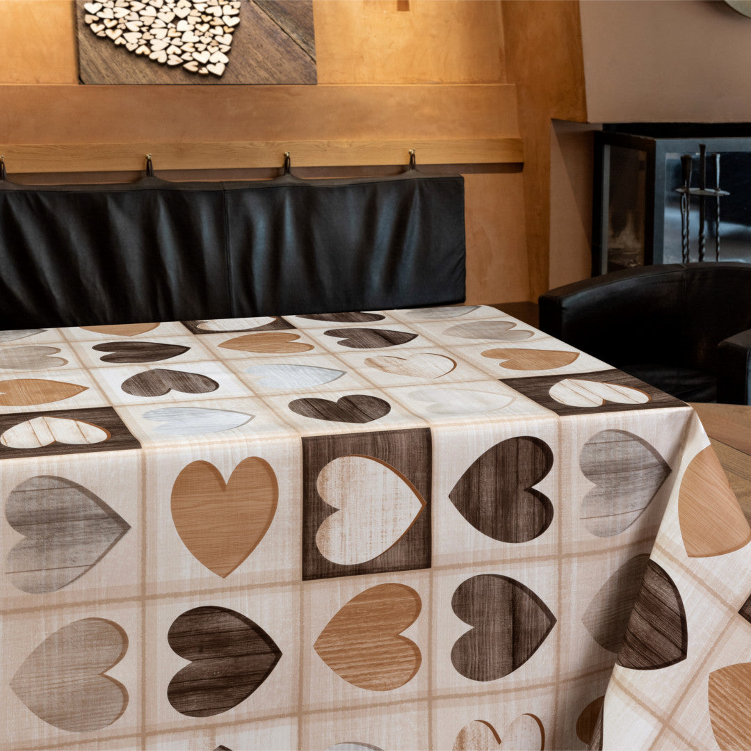 Wooden Hearts – vaxduk med hjärtan i trälook