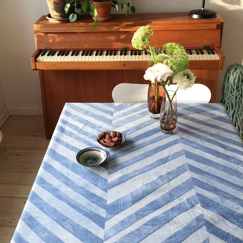 Zigsak Blue, Note by Susanne Schjerning textilvaxduk