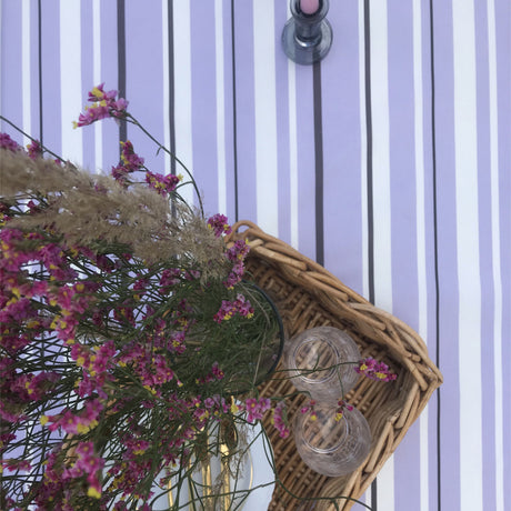 Heno Stripe – Randig Lila – textilvaxduk med glidskydd