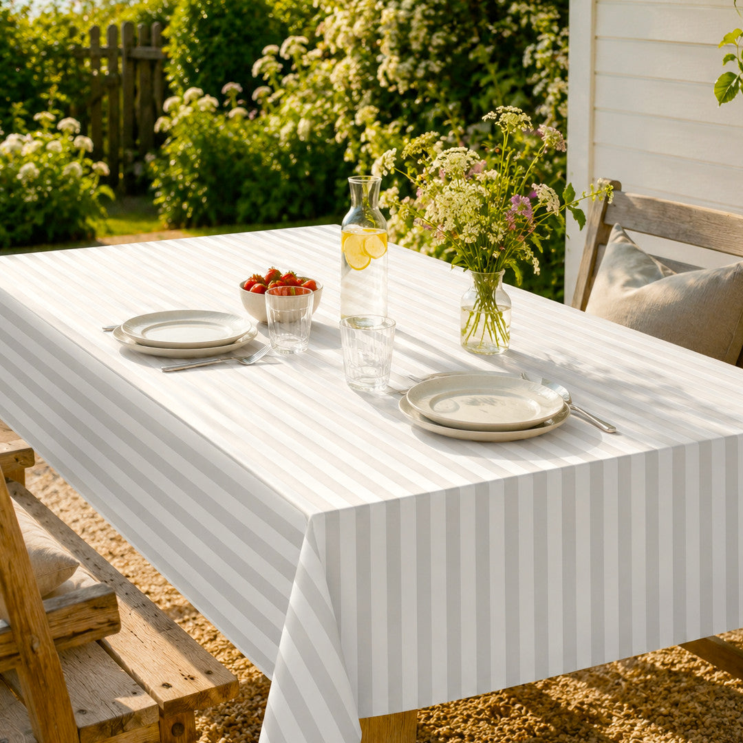 Aria Grå/Vit - Stilren vaxduk med ränder i linnelook