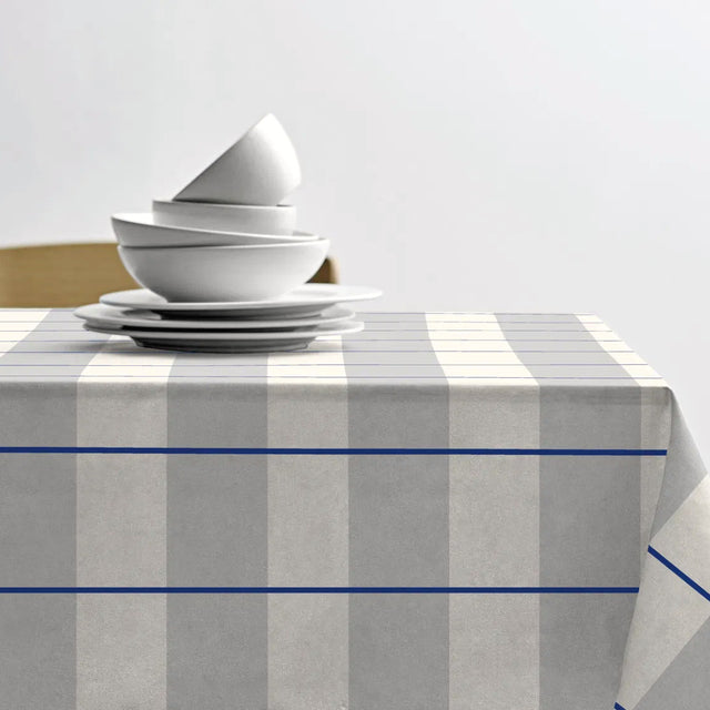 Södahl Blocks Cloud Grey - Textilvaxduk i 100 % bomull med glidskydd