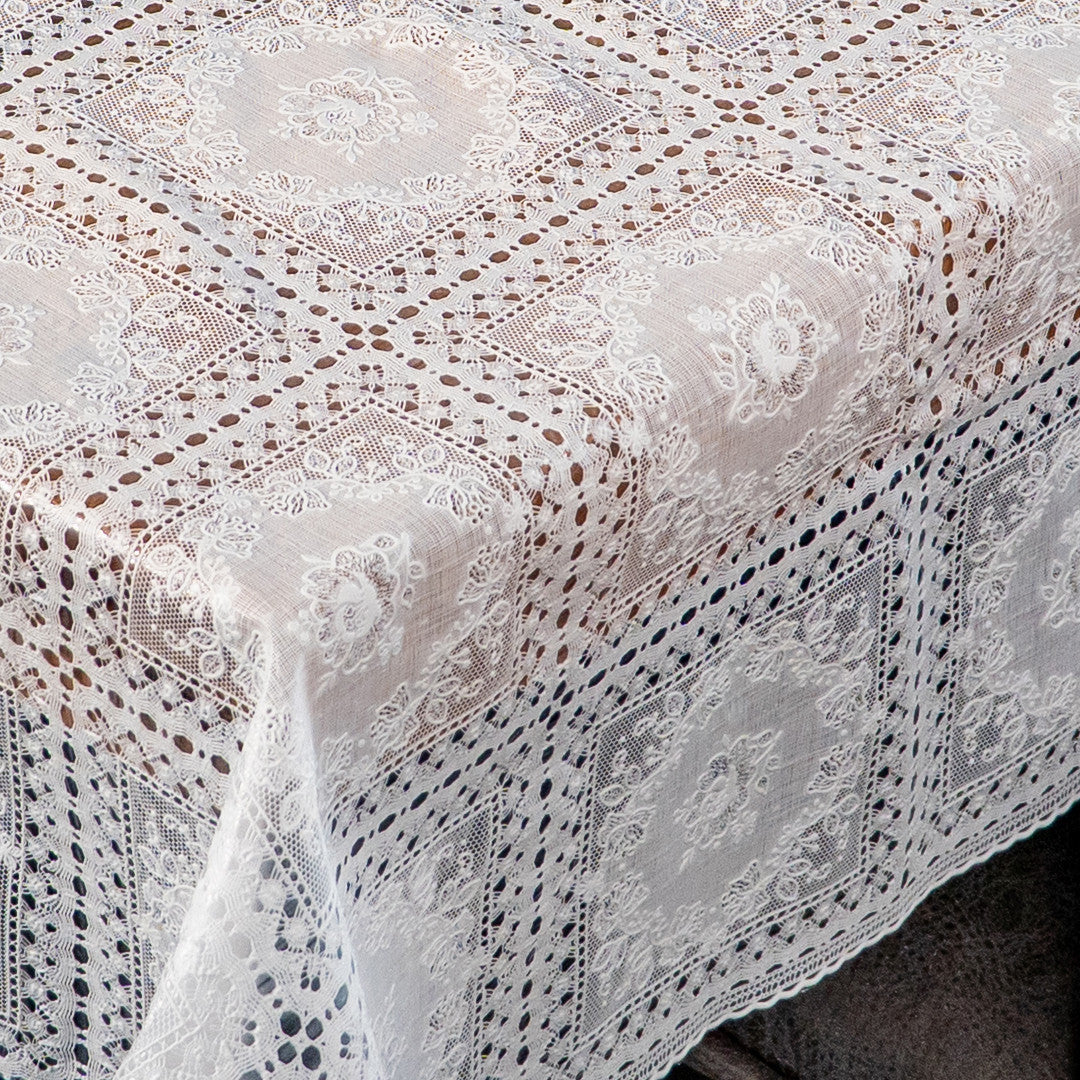 Camille Lace Vit – Klassisk vit spetsvaxduk, hörn