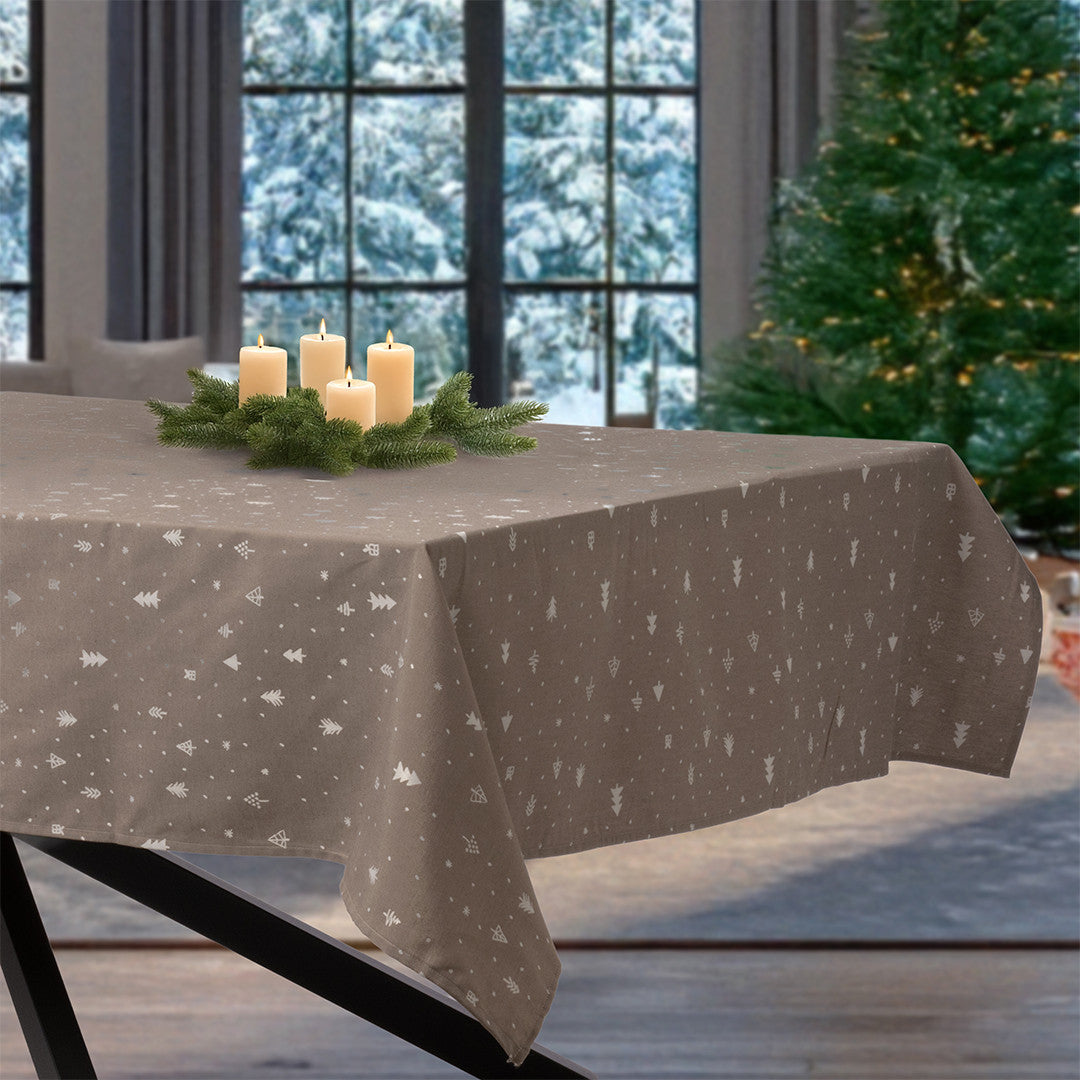 Christmas Carol Natur – Damastvävd julduk 140 x 370 cm, miljö 1