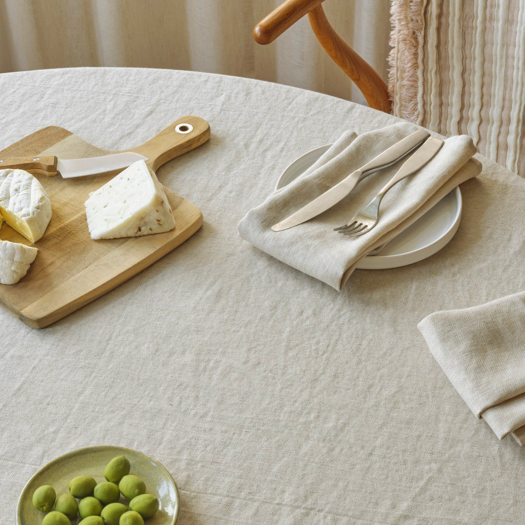 Compliments Linneduk Arles – Rund Ø 180 cm, dukning