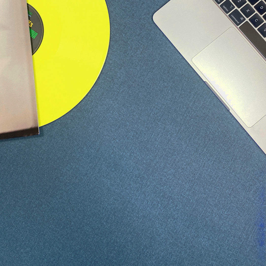 Dali Indigo – enfärgad textilvaxduk, 180 cm bred närbild