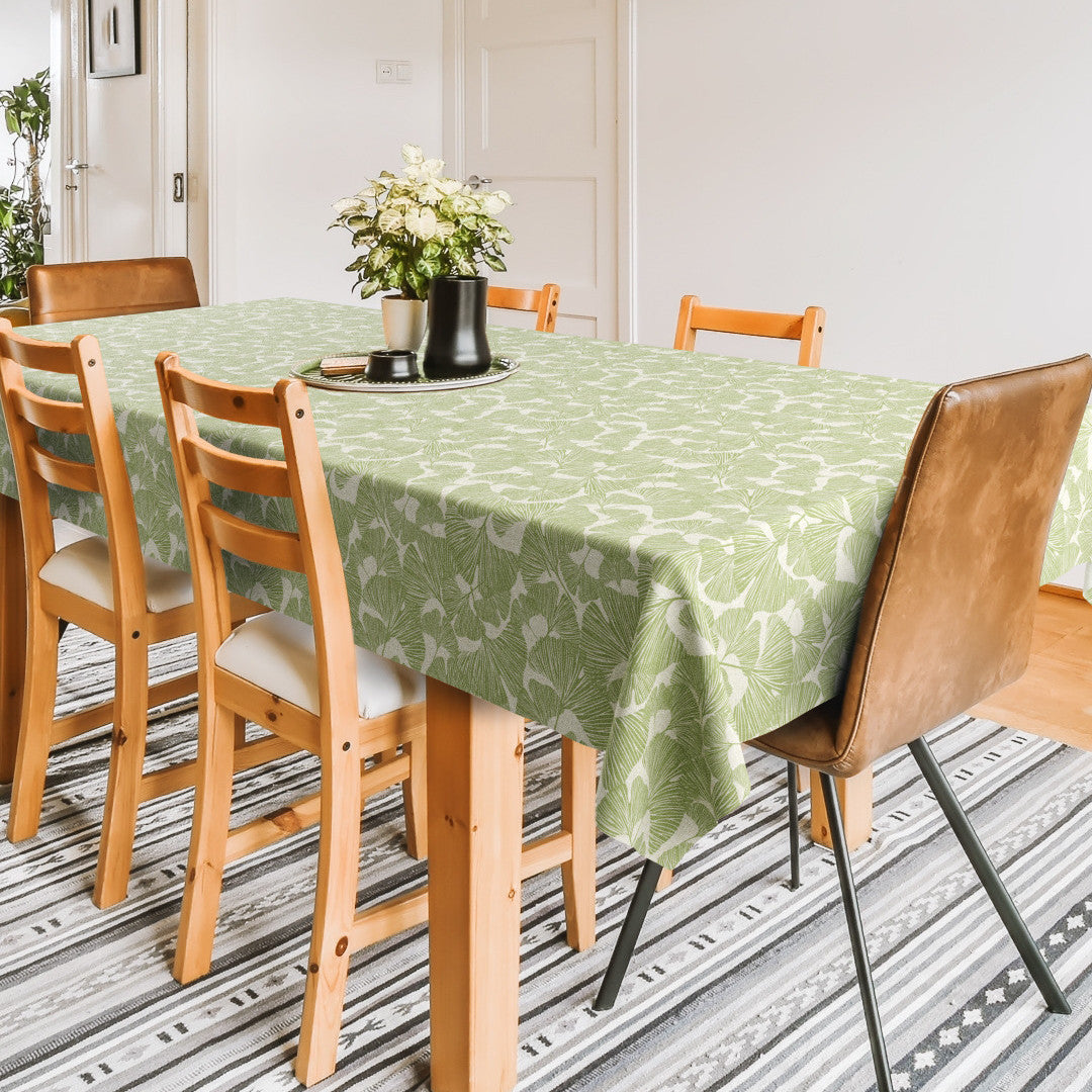 Ginkgo Leafy - Extra kraftig vaxduk med livligt bladmotiv i dämpat grönt, miljö