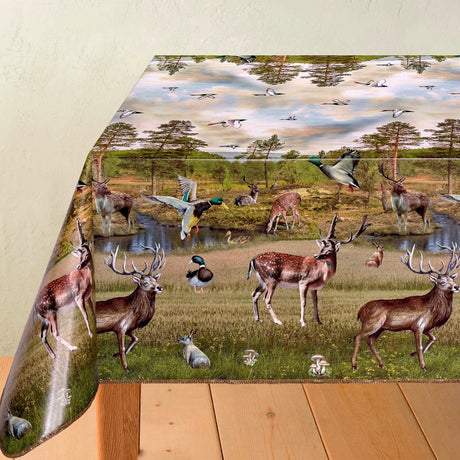 Jaktmotiv – vaxduk med hjortar, änder och skogens djur