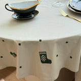 Julia Grön - Broderad julduk/julgransmatta Ø 140 cm, närbild