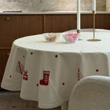 Julia Röd - Broderad julduk/julgransmatta Ø 140 cm, miljö 1