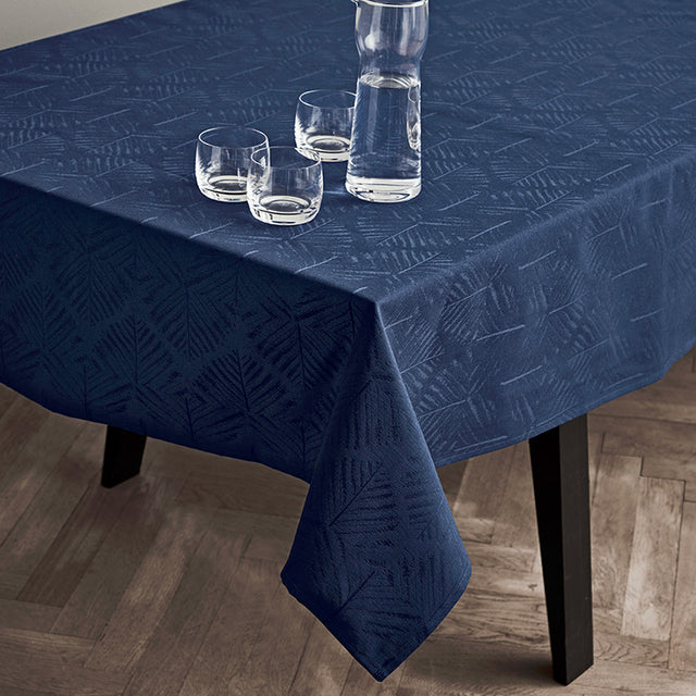 Juna Lea Blå Jacquard Damastduk – 150 x 220 cm
